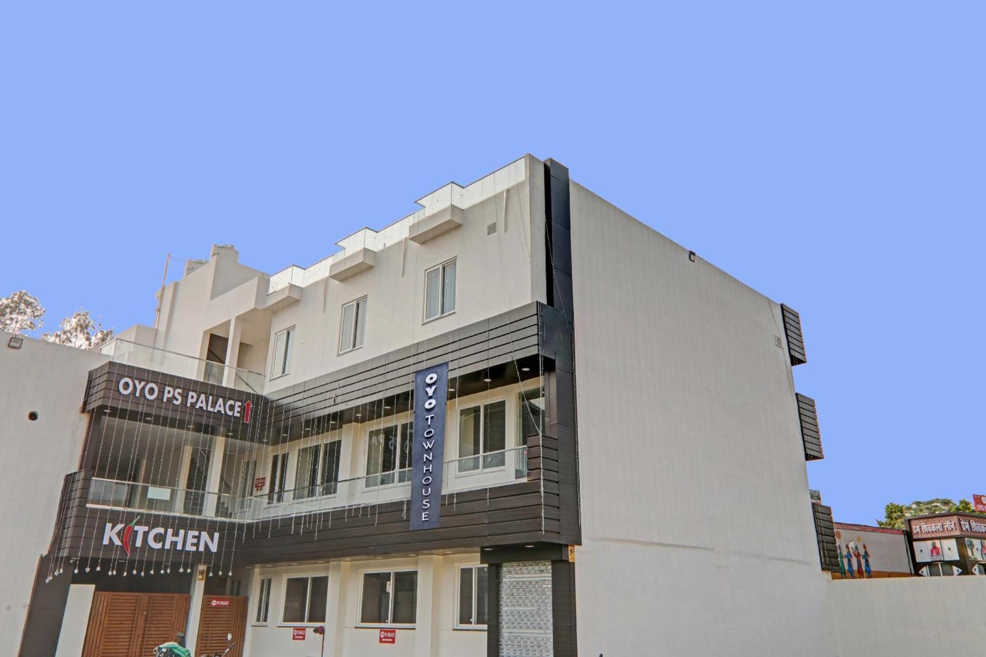 Townhouse P.S.Palace Near Amausi Metro Station Lucknow Buitenkant foto